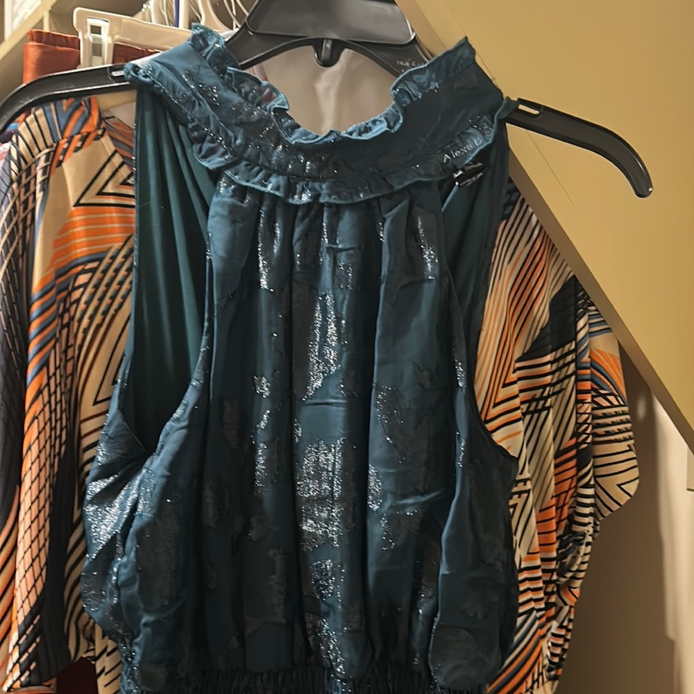 Alexa B. Semi formal dress. Green with shimmer. Size 4. Worn once